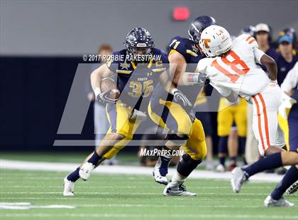 Thumbnail 2 in Texas vs. Highland Park (UIL 5A Division 1 Bi-District) photogallery.