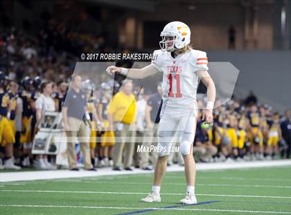 Thumbnail 2 in Texas vs. Highland Park (UIL 5A Division 1 Bi-District) photogallery.