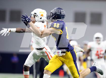 Thumbnail 1 in Texas vs. Highland Park (UIL 5A Division 1 Bi-District) photogallery.
