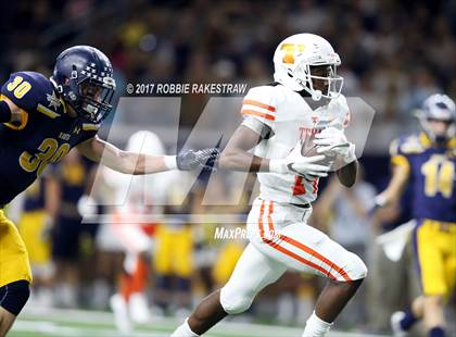 Thumbnail 1 in Texas vs. Highland Park (UIL 5A Division 1 Bi-District) photogallery.