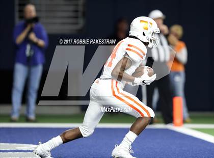 Thumbnail 1 in Texas vs. Highland Park (UIL 5A Division 1 Bi-District) photogallery.