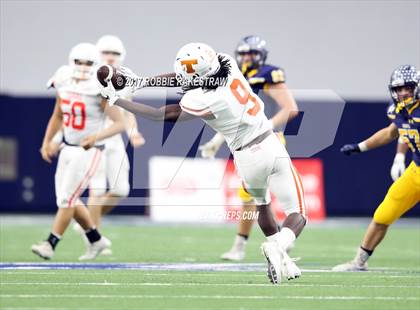 Thumbnail 2 in Texas vs. Highland Park (UIL 5A Division 1 Bi-District) photogallery.