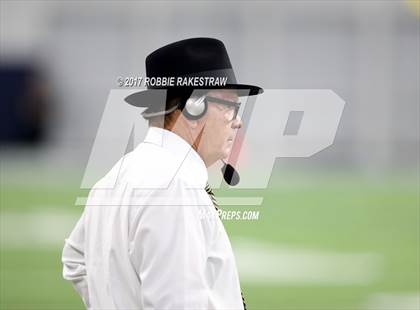 Thumbnail 2 in Texas vs. Highland Park (UIL 5A Division 1 Bi-District) photogallery.