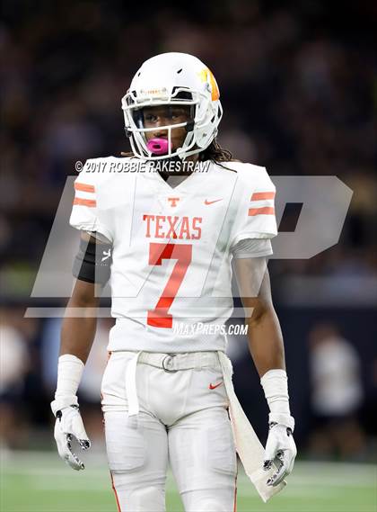 Thumbnail 2 in Texas vs. Highland Park (UIL 5A Division 1 Bi-District) photogallery.
