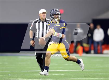 Thumbnail 3 in Texas vs. Highland Park (UIL 5A Division 1 Bi-District) photogallery.