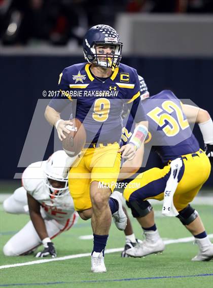 Thumbnail 2 in Texas vs. Highland Park (UIL 5A Division 1 Bi-District) photogallery.