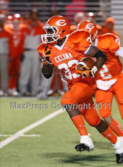 Thumbnail 3 in Sanger vs. Celina (3A Division 1 Region 2 Bi-District Playoffs) photogallery.