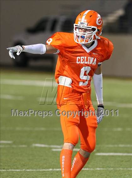 Thumbnail 2 in Sanger vs. Celina (3A Division 1 Region 2 Bi-District Playoffs) photogallery.