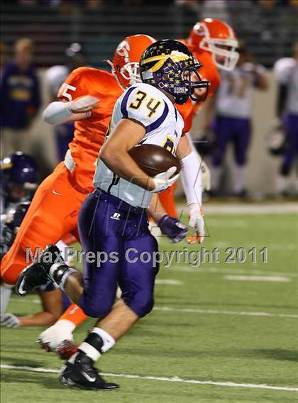 Thumbnail 3 in Sanger vs. Celina (3A Division 1 Region 2 Bi-District Playoffs) photogallery.