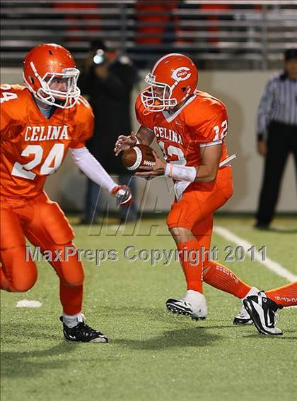 Thumbnail 2 in Sanger vs. Celina (3A Division 1 Region 2 Bi-District Playoffs) photogallery.