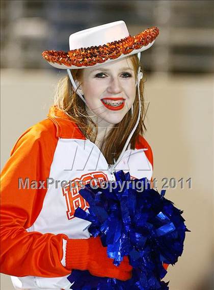 Thumbnail 3 in Sanger vs. Celina (3A Division 1 Region 2 Bi-District Playoffs) photogallery.