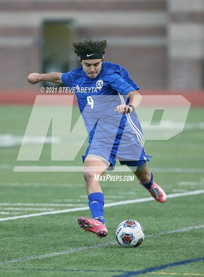 Thumbnail 3 in Grandview vs Denver East (CHSAA 5A First Round)  photogallery.