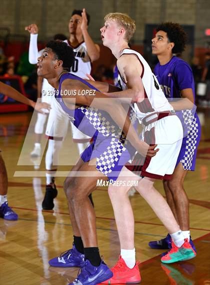Thumbnail 2 in St. Augustine vs. JSerra Catholic (Nike Extravaganza) photogallery.