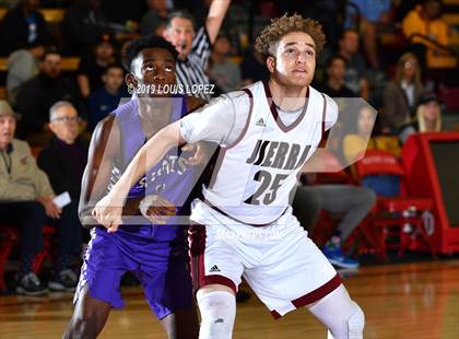 Thumbnail 1 in St. Augustine vs. JSerra Catholic (Nike Extravaganza) photogallery.