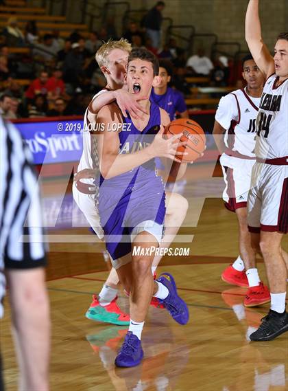 Thumbnail 1 in St. Augustine vs. JSerra Catholic (Nike Extravaganza) photogallery.