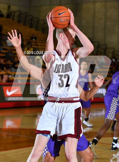 Thumbnail 3 in St. Augustine vs. JSerra Catholic (Nike Extravaganza) photogallery.