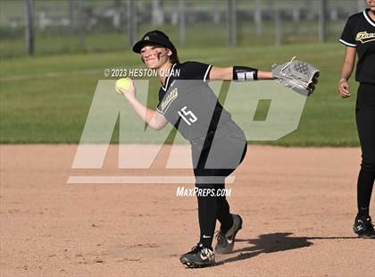 Thumbnail 2 in Villa Park @ Foothill photogallery.