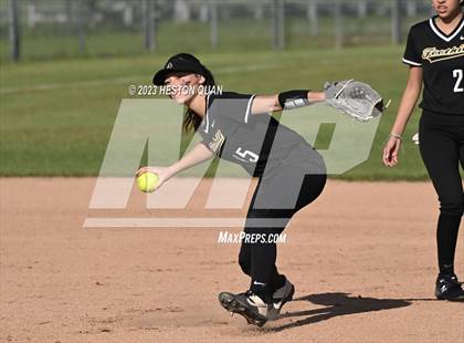 Thumbnail 3 in Villa Park @ Foothill photogallery.