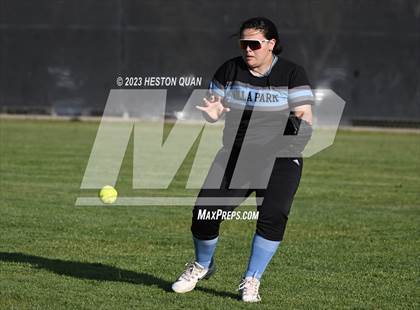 Thumbnail 3 in Villa Park @ Foothill photogallery.