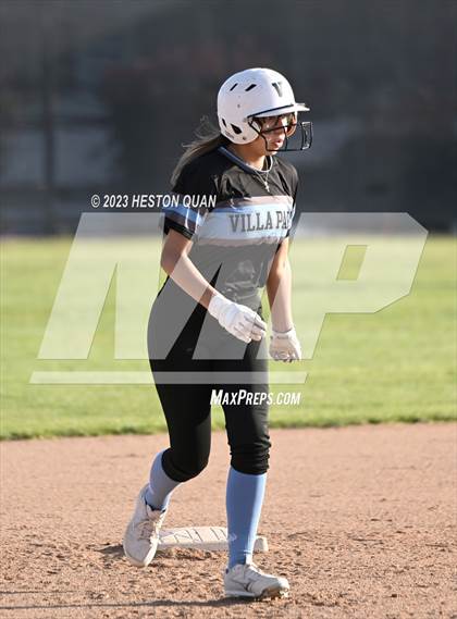 Thumbnail 1 in Villa Park @ Foothill photogallery.