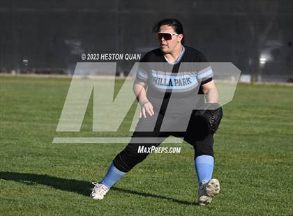 Thumbnail 1 in Villa Park @ Foothill photogallery.