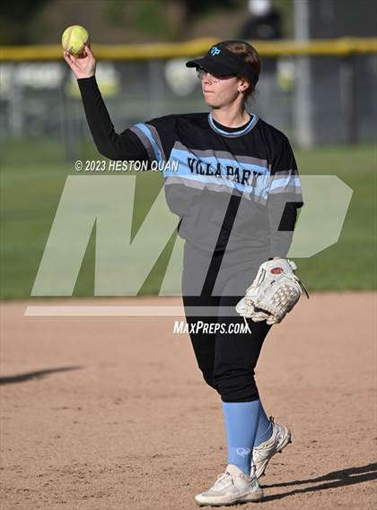 Thumbnail 1 in Villa Park @ Foothill photogallery.