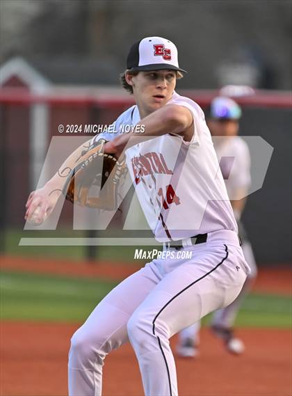 Thumbnail 1 in Shelbyville @ East Central photogallery.