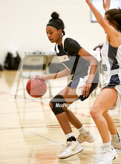 Thumbnail 1 in Desert Vista vs. Cactus Shadows (Lady Titan Winter Hoops Classic) photogallery.