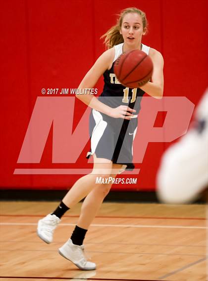 Thumbnail 2 in Desert Vista vs. Cactus Shadows (Lady Titan Winter Hoops Classic) photogallery.