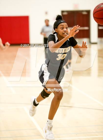 Thumbnail 1 in Desert Vista vs. Cactus Shadows (Lady Titan Winter Hoops Classic) photogallery.