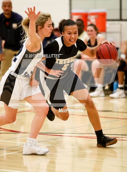 Thumbnail 3 in Desert Vista vs. Cactus Shadows (Lady Titan Winter Hoops Classic) photogallery.