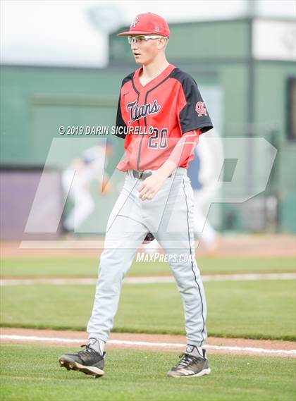 Thumbnail 3 in Piedra Vista vs. Carl Albert (Coach Bob Invitational) photogallery.