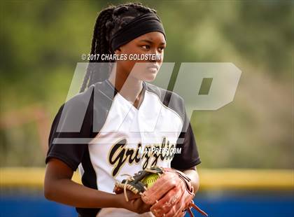 Thumbnail 1 in Golden Valley @ Agoura photogallery.