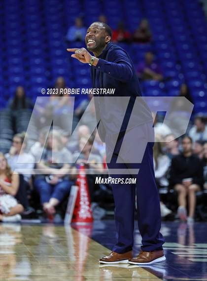 Thumbnail 1 in Glen Rose vs. La Vega (UIL 4A Basketball State Semifinal) photogallery.