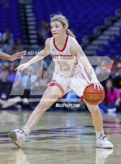 Thumbnail 2 in Glen Rose vs. La Vega (UIL 4A Basketball State Semifinal) photogallery.