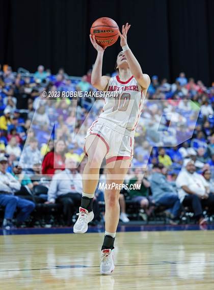 Thumbnail 1 in Glen Rose vs. La Vega (UIL 4A Basketball State Semifinal) photogallery.