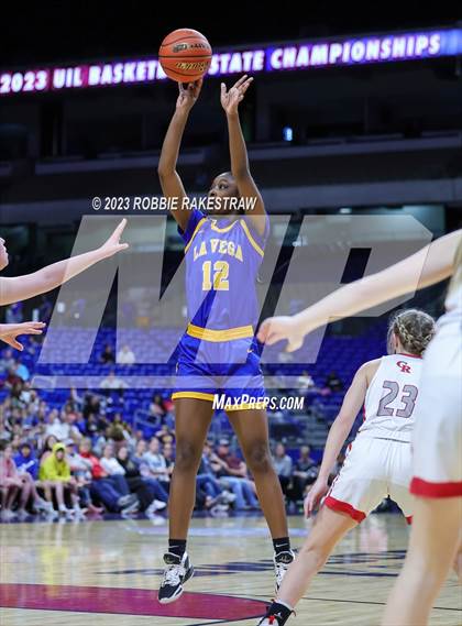 Thumbnail 2 in Glen Rose vs. La Vega (UIL 4A Basketball State Semifinal) photogallery.