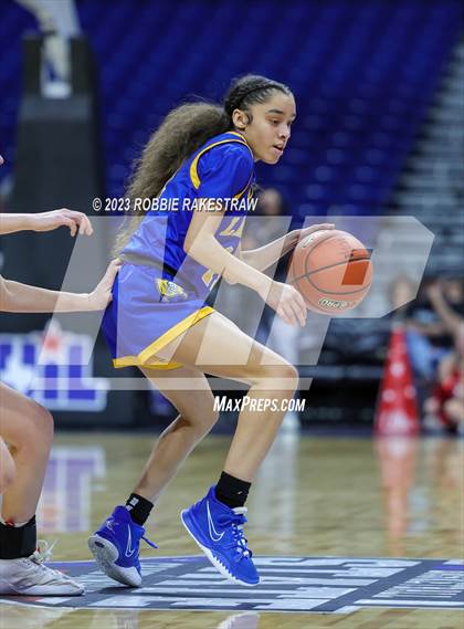 Thumbnail 2 in Glen Rose vs. La Vega (UIL 4A Basketball State Semifinal) photogallery.
