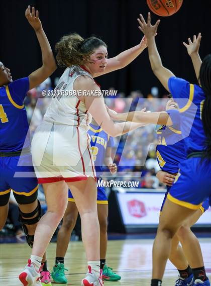 Thumbnail 2 in Glen Rose vs. La Vega (UIL 4A Basketball State Semifinal) photogallery.