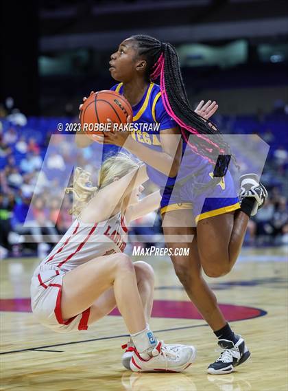 Thumbnail 1 in Glen Rose vs. La Vega (UIL 4A Basketball State Semifinal) photogallery.