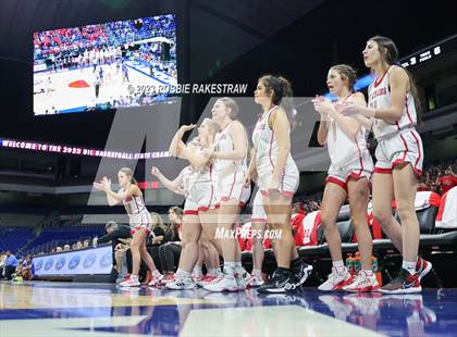 Thumbnail 2 in Glen Rose vs. La Vega (UIL 4A Basketball State Semifinal) photogallery.