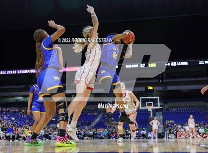 Thumbnail 3 in Glen Rose vs. La Vega (UIL 4A Basketball State Semifinal) photogallery.