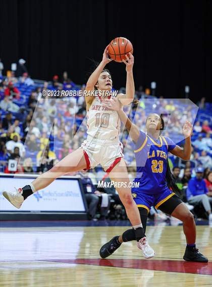 Thumbnail 3 in Glen Rose vs. La Vega (UIL 4A Basketball State Semifinal) photogallery.