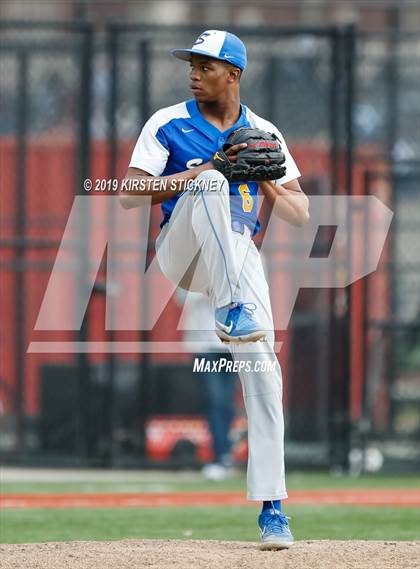 Thumbnail 1 in Simeon vs. Lake View (Chicago Public League Semifinal) photogallery.