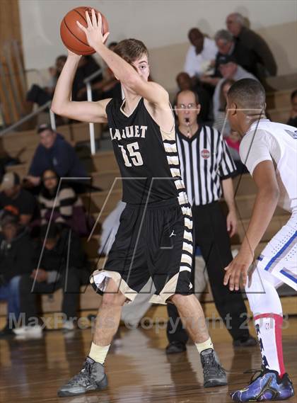 Thumbnail 2 in Saunders vs. Nanuet (Harry Jefferson Showcase) photogallery.