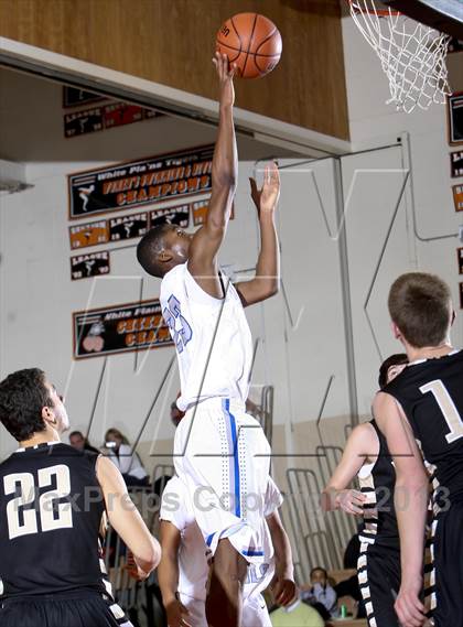 Thumbnail 3 in Saunders vs. Nanuet (Harry Jefferson Showcase) photogallery.