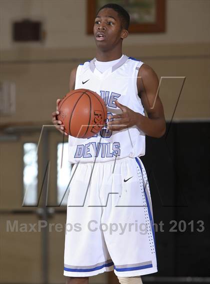 Thumbnail 3 in Saunders vs. Nanuet (Harry Jefferson Showcase) photogallery.