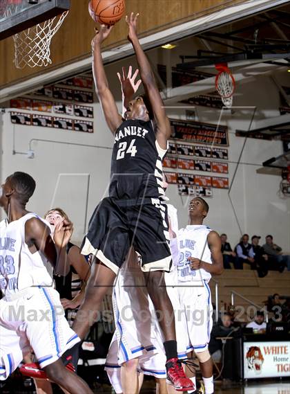 Thumbnail 2 in Saunders vs. Nanuet (Harry Jefferson Showcase) photogallery.