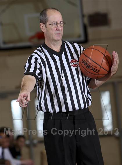 Thumbnail 3 in Saunders vs. Nanuet (Harry Jefferson Showcase) photogallery.