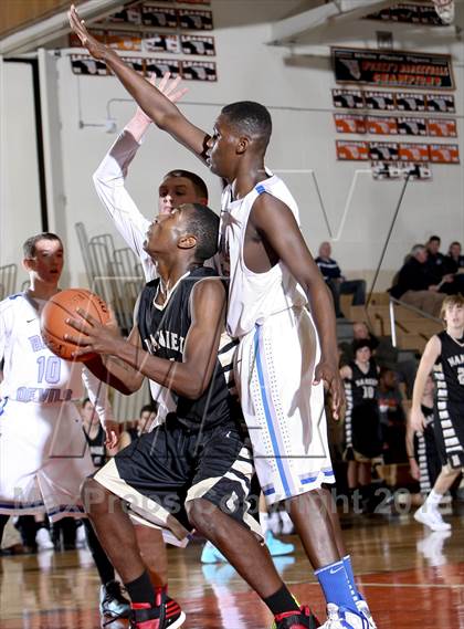 Thumbnail 2 in Saunders vs. Nanuet (Harry Jefferson Showcase) photogallery.
